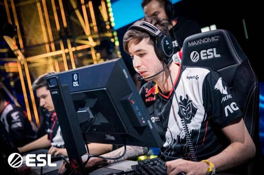 kennyS поздравил donk с 10-й MVP в Counter-Strike 2 и назвал его будущей легендой